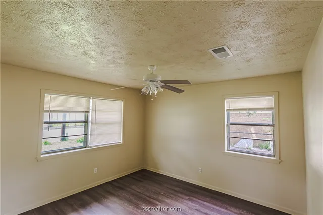 $1,200 | 601 Martin Luther King Jr Boulevard, Cameron, TX 76520