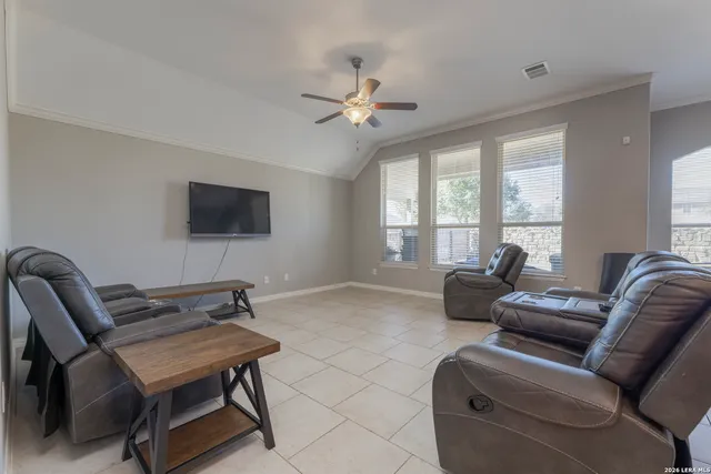 $2,800 | 8727 Hideout Bend, San Antonio, TX 78254