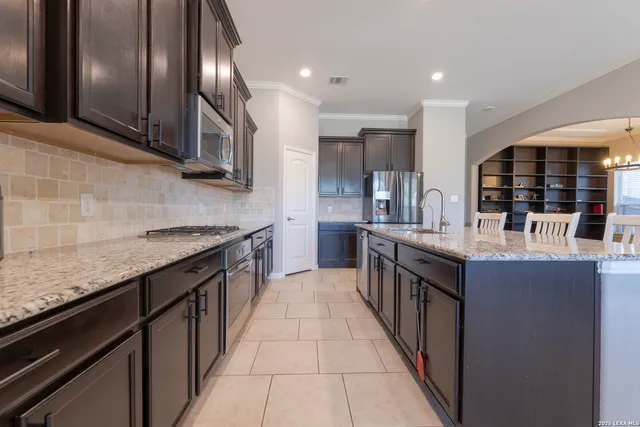 $2,800 | 8727 Hideout Bend, San Antonio, TX 78254