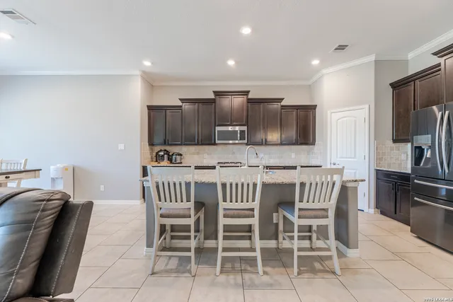 $2,800 | 8727 Hideout Bend, San Antonio, TX 78254