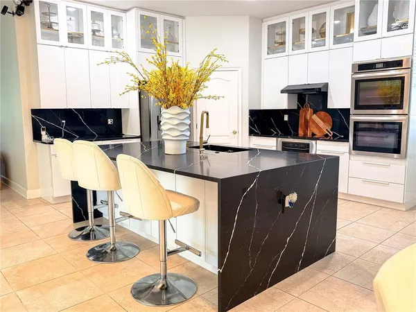 $810,000 | 19930 Dolores Ann Court, Lutz, FL 33549