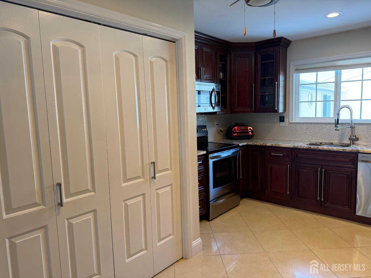 652A Ardmore Road, Unit 652A Monroe Township, NJ 08831 - Photo 6 of 15