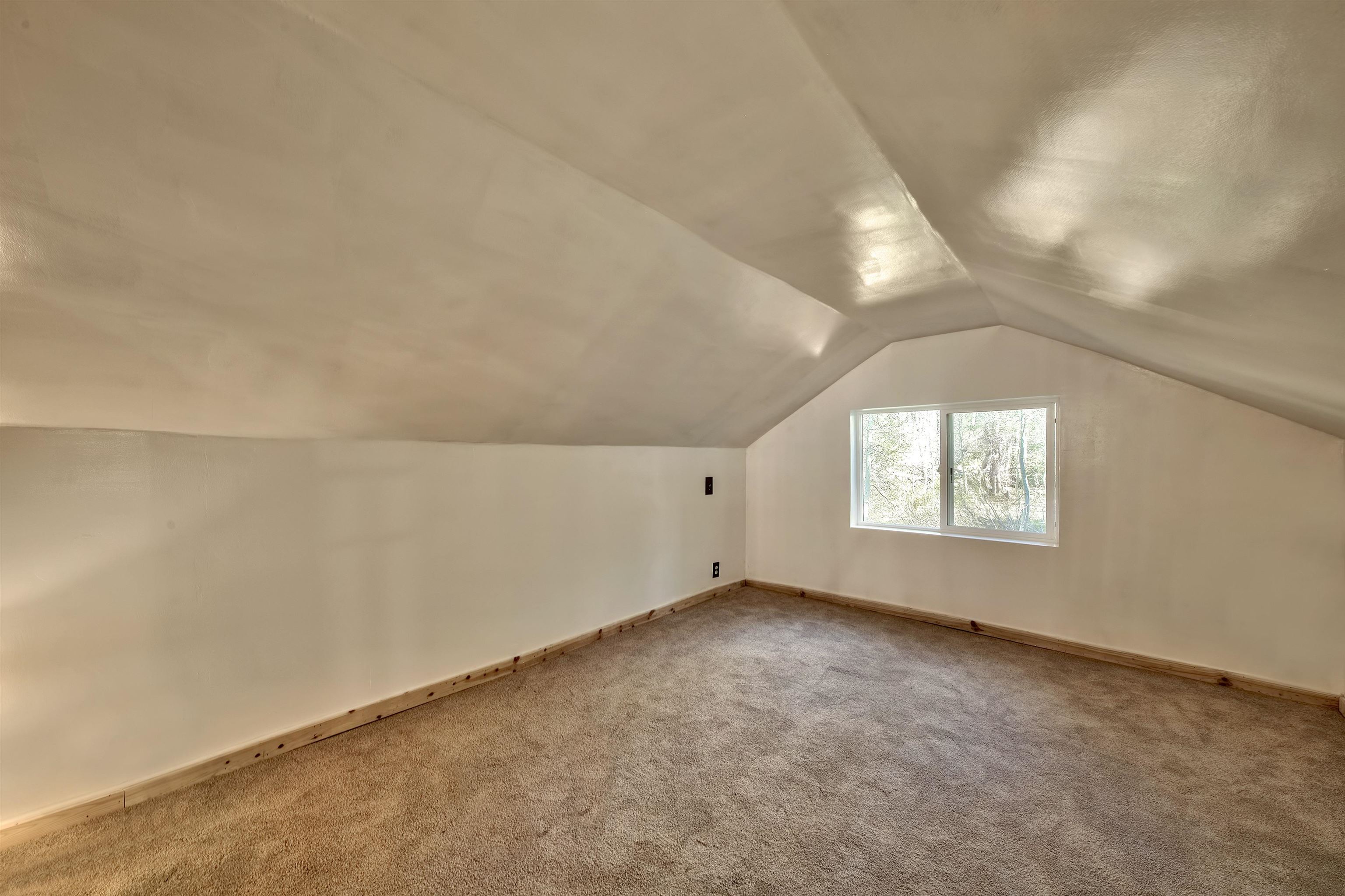 12065 Bums Gulch Road Reno, NV 89511 - Photo 15 of 21 an empty room with windows