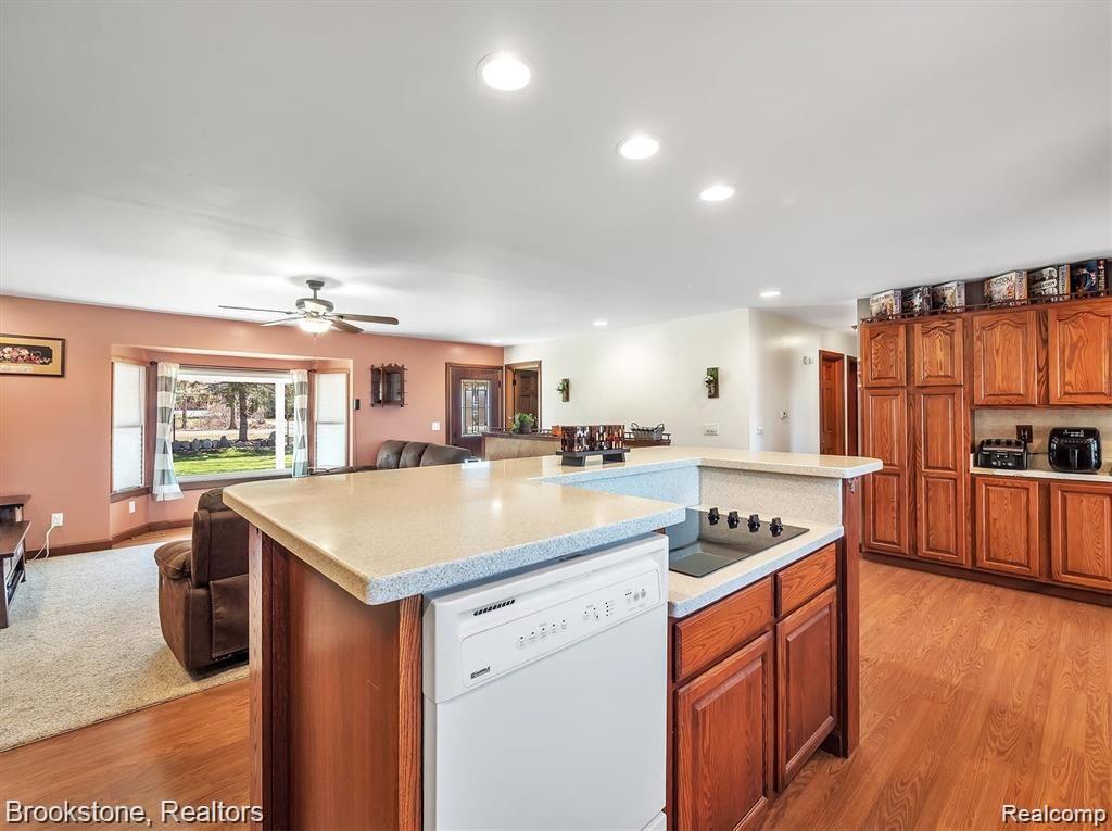 8056 Washburn Road Goodrich, MI 48438 - Photo 14 of 45 14-8056-Washburn-Rd-WindowStill-Real-Estate-Photography-14.jpg