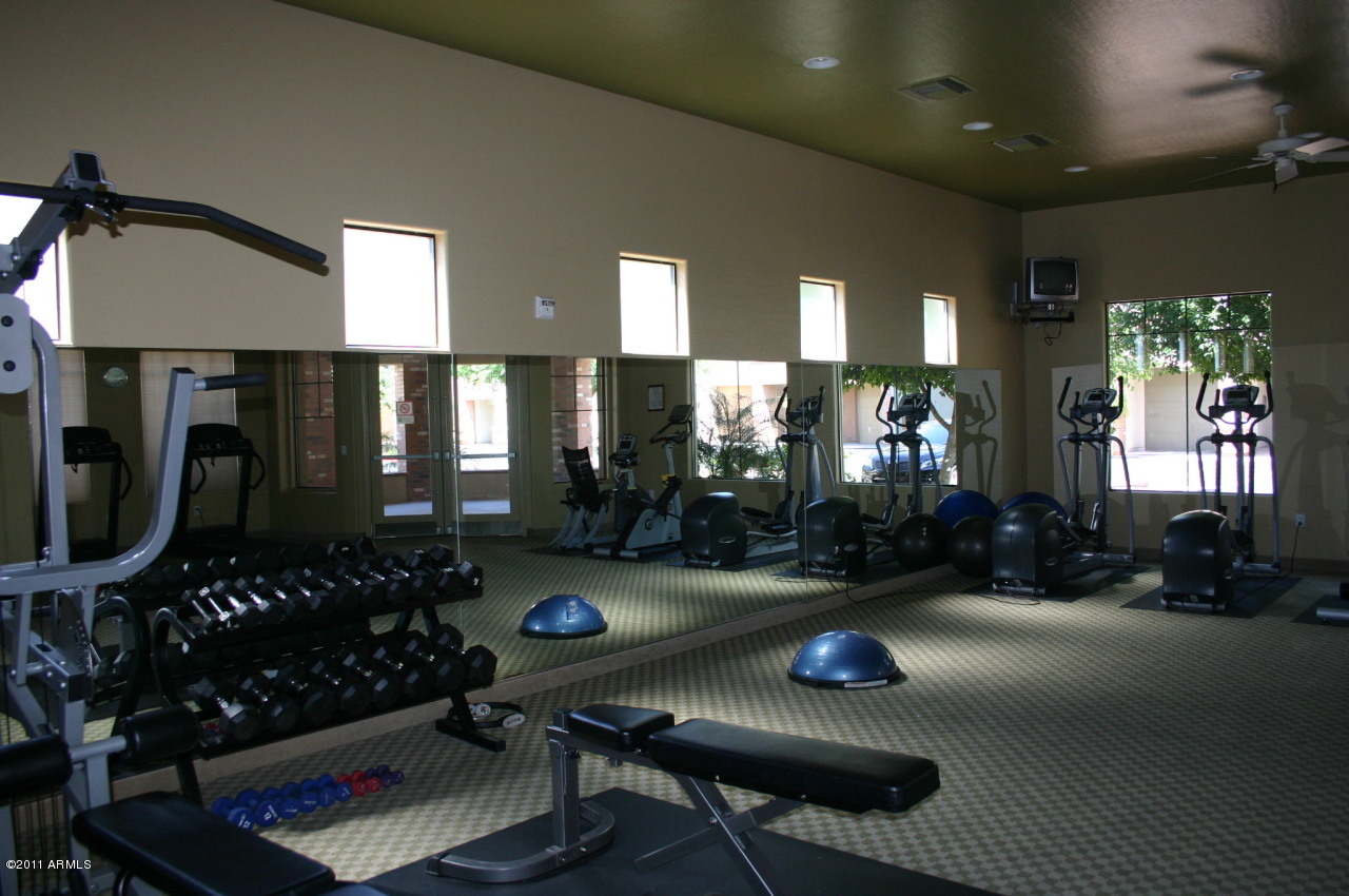4488 East Thomas Road, Unit 2005 Phoenix, AZ 85018 - Photo 29 of 37 IMG_1629