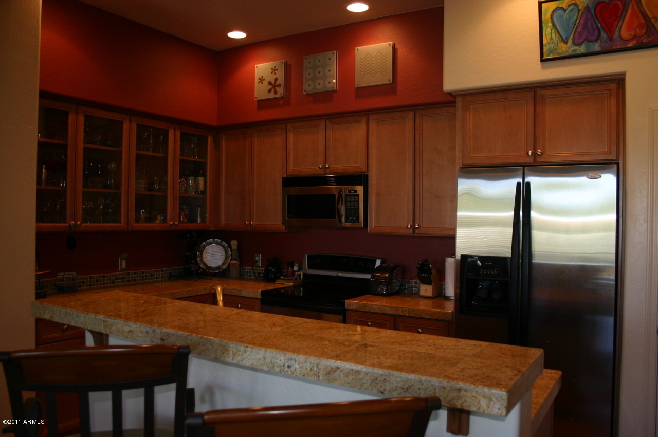 4488 East Thomas Road, Unit 2005 Phoenix, AZ 85018 - Photo 3 of 37 IMG_1602