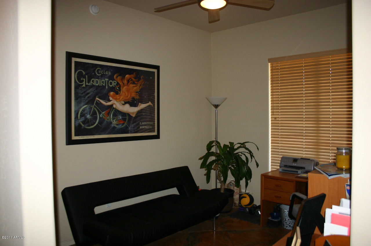4488 East Thomas Road, Unit 2005 Phoenix, AZ 85018 - Photo 6 of 37 IMG_1605