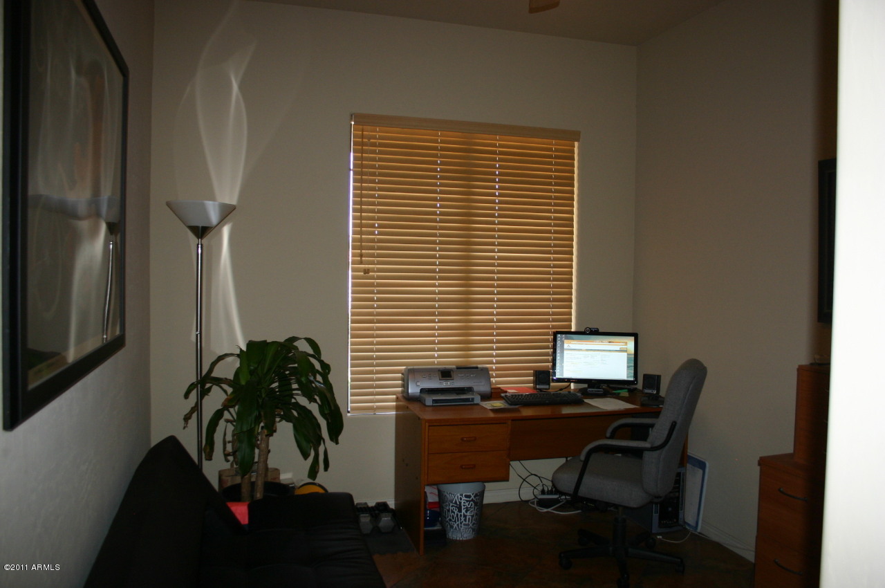 4488 East Thomas Road, Unit 2005 Phoenix, AZ 85018 - Photo 7 of 37 IMG_1606