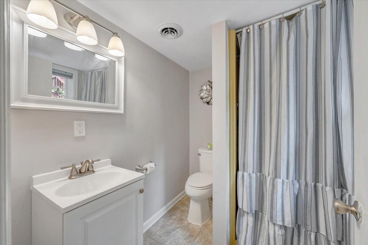 1043 Incline Drive Vinton, VA 24179 - Photo 33 of 58 Full Bath lower level