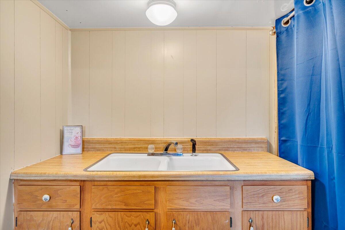 1043 Incline Drive Vinton, VA 24179 - Photo 37 of 58 Hobby/bonus room