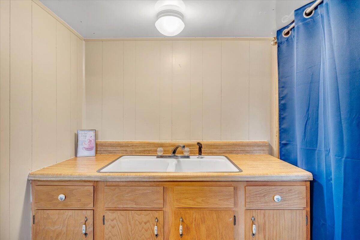 1043 Incline Drive Vinton, VA 24179 - Photo 38 of 58 Hobby/bonus room