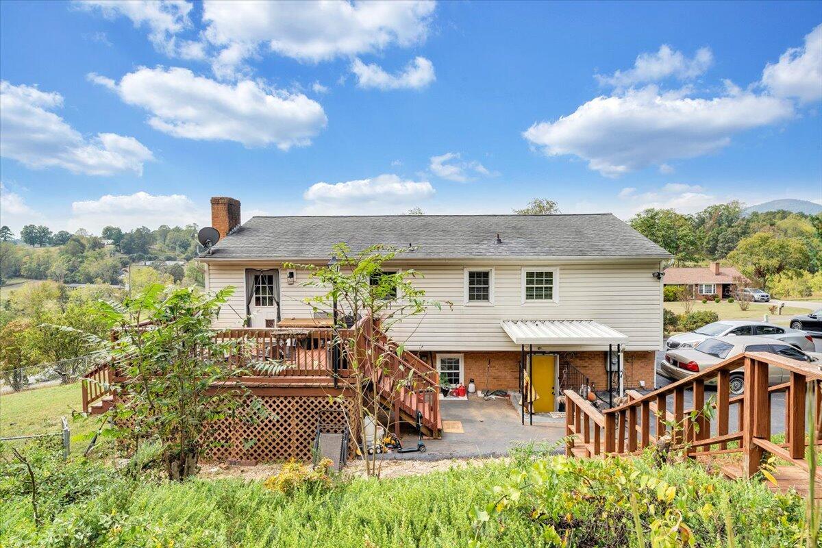 1043 Incline Drive Vinton, VA 24179 - Photo 50 of 58 Deck re-stained