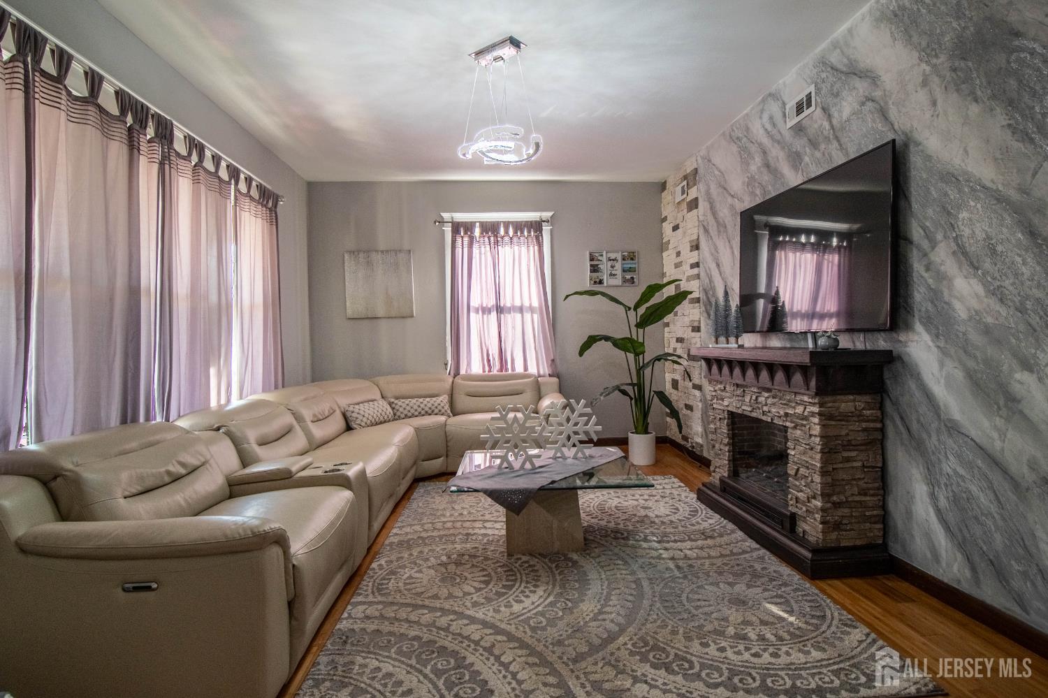 16 Chestnut Street South River, NJ 08882 - Photo 4 of 42