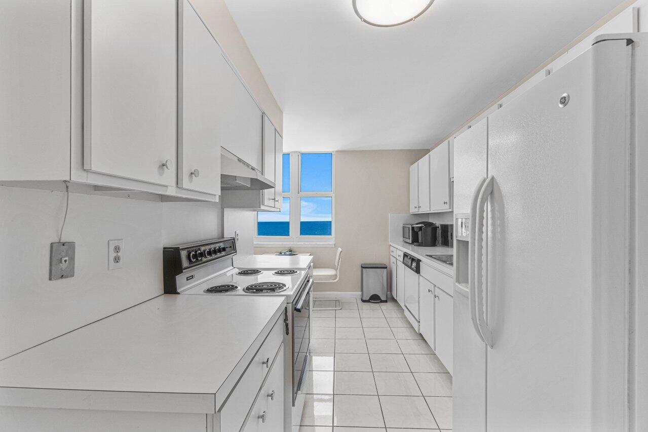 2000 South Ocean Boulevard, Unit 16D Boca Raton, FL 33432 - Photo 10 of 58 008-2000SouthOceanBoulevard-BocaRaton-FL