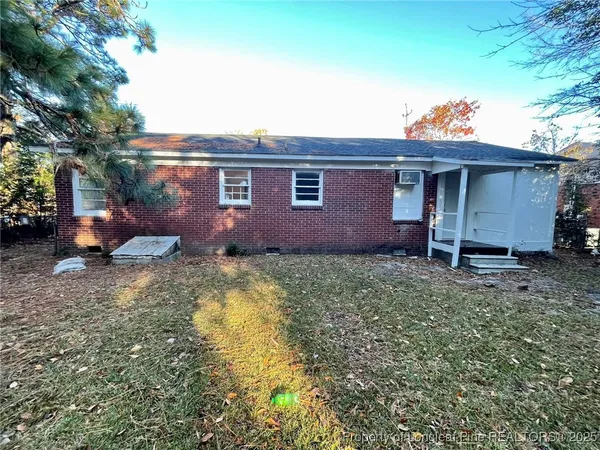 $1,250 | 502 Spring Avenue, Spring Lake, NC 28390