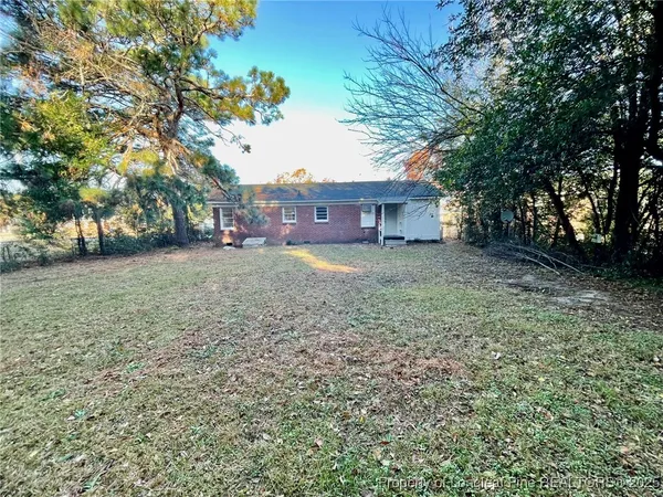 $1,250 | 502 Spring Avenue, Spring Lake, NC 28390