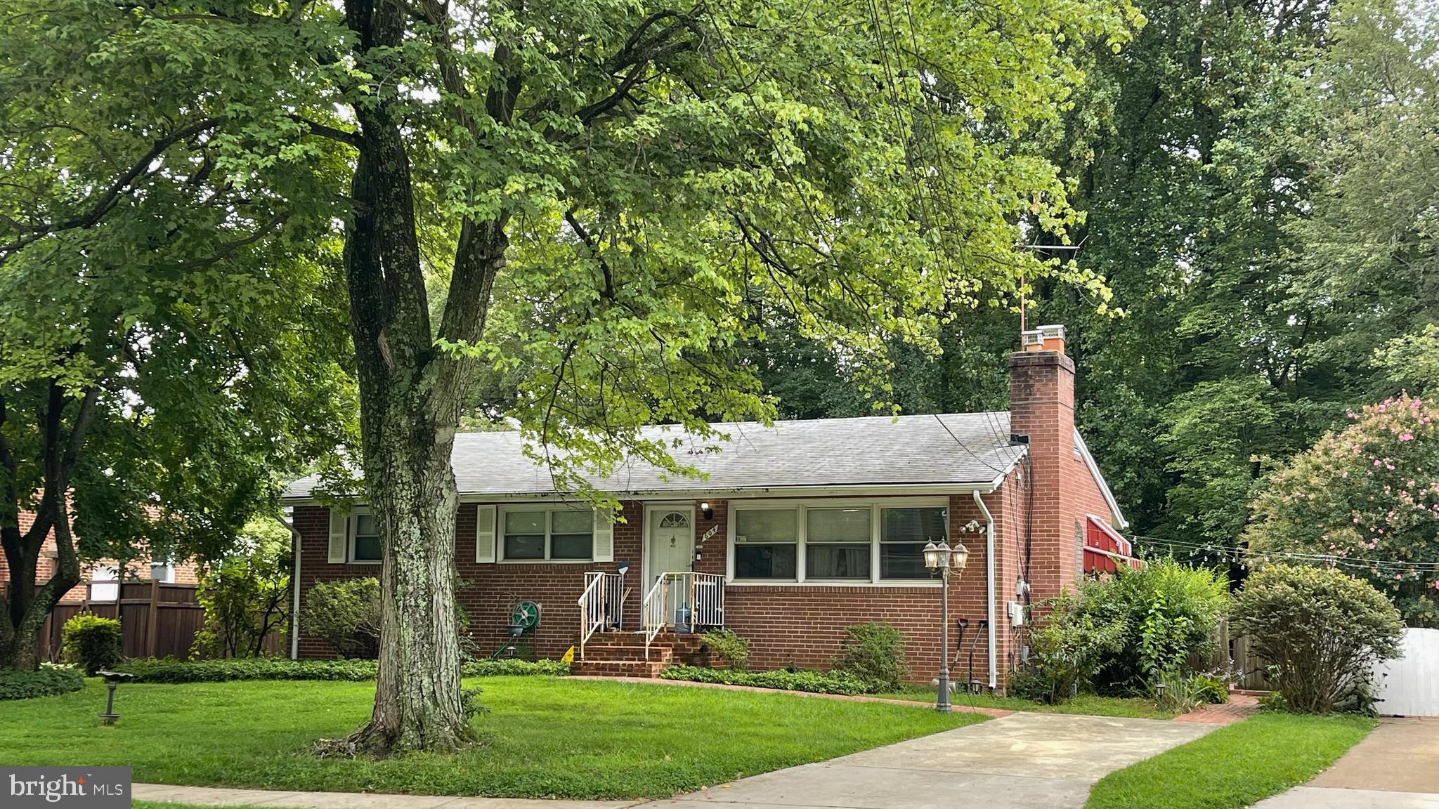 604 Tapawingo Road Southwest Vienna, VA 22180 - Photo 1 of 5