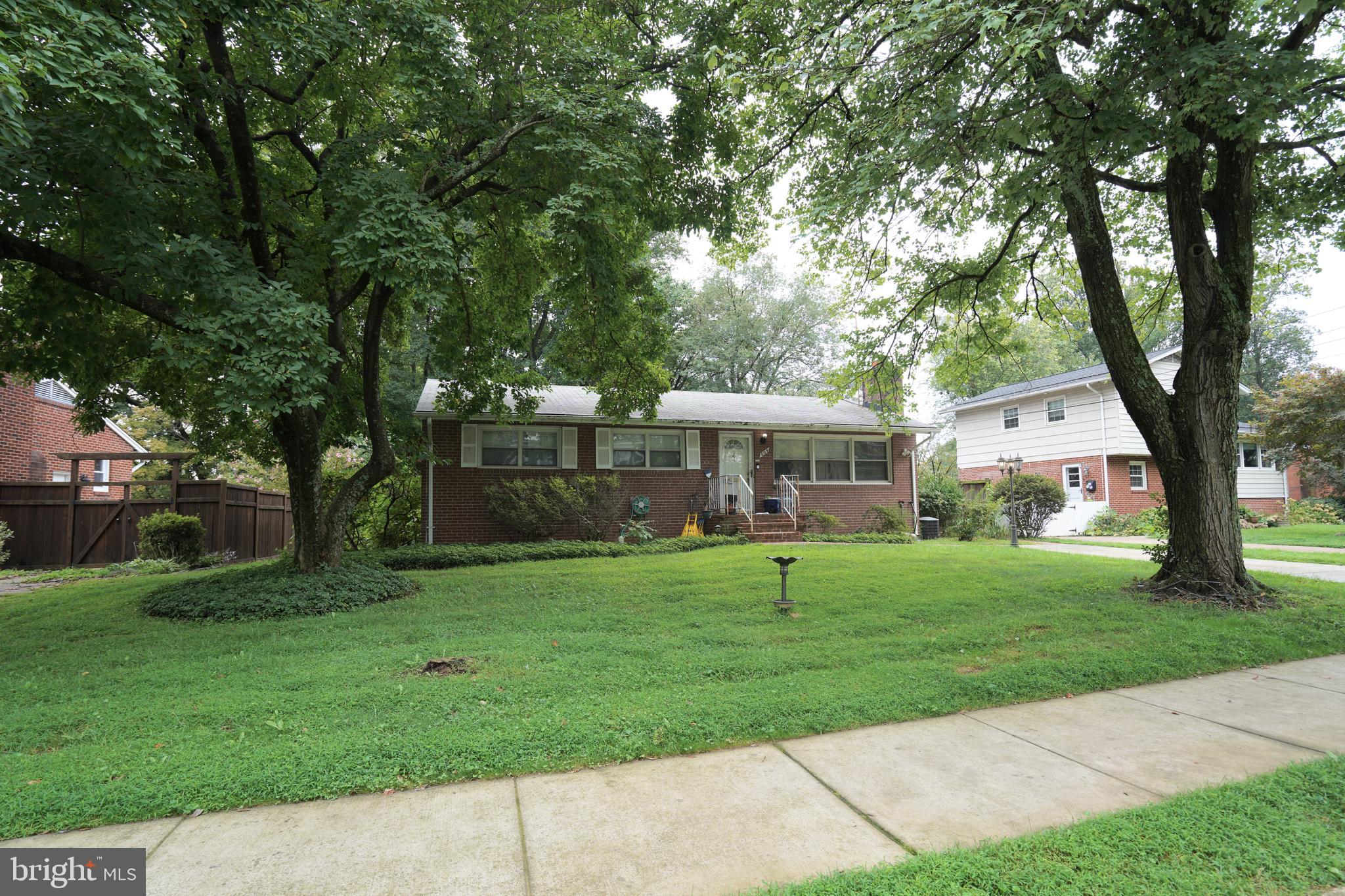 604 Tapawingo Road Southwest Vienna, VA 22180 - Photo 2 of 5