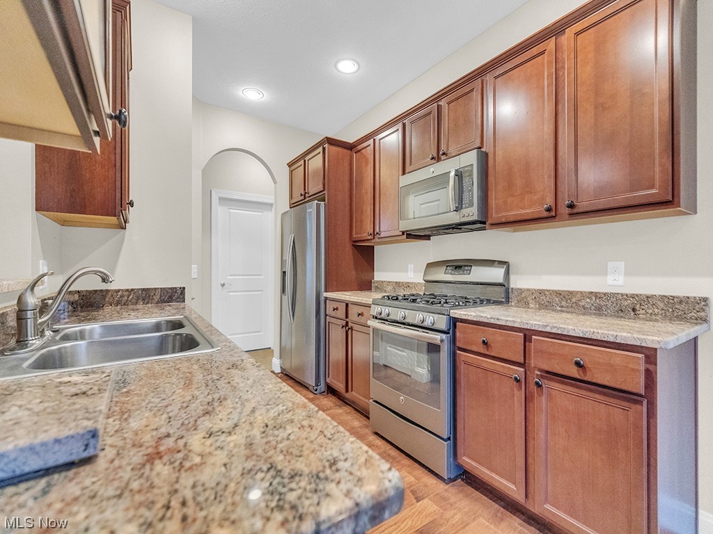 8744 Wild Flower Way Mentor, OH 44060 - Photo 4 of 31
