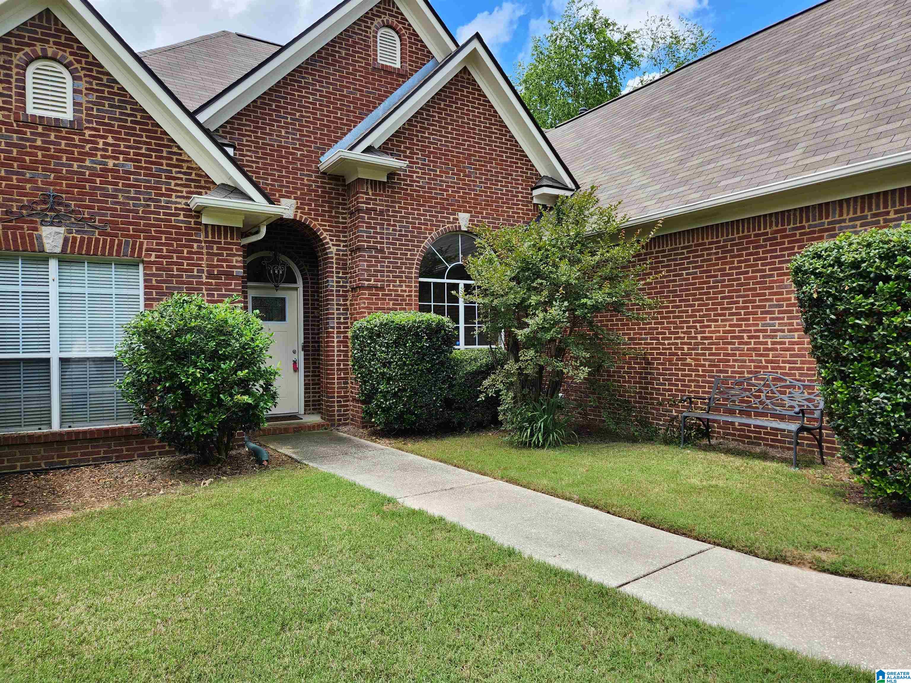 223 Grande View Parkway Alabaster, AL 35114 - Photo 3 of 48