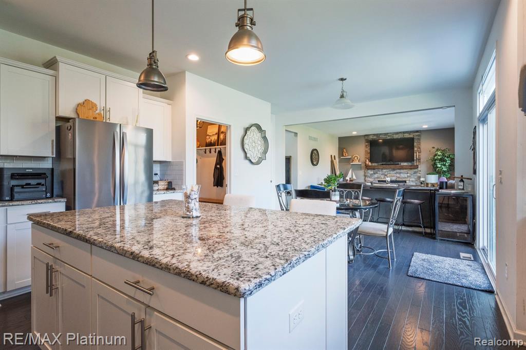 1402 Secretariat Way Howell, MI 48843 - Photo 13 of 37 Gallery Image 13