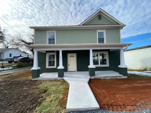 $296,500 | 204 Rogers Drive, Madison Heights, VA 24572