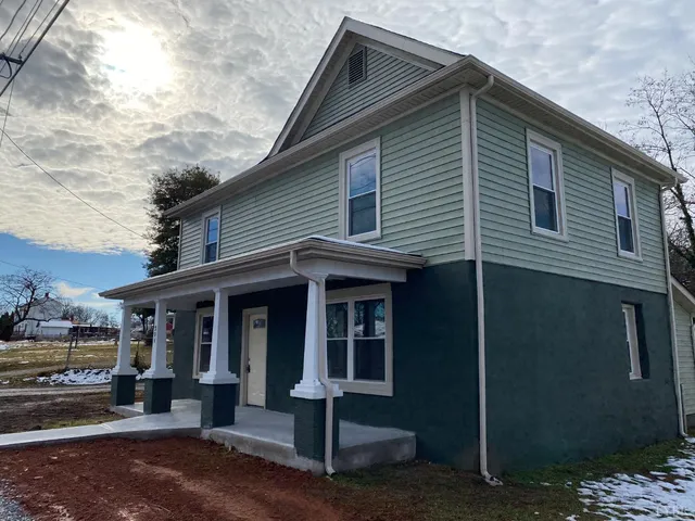 $296,500 | 204 Rogers Drive, Madison Heights, VA 24572