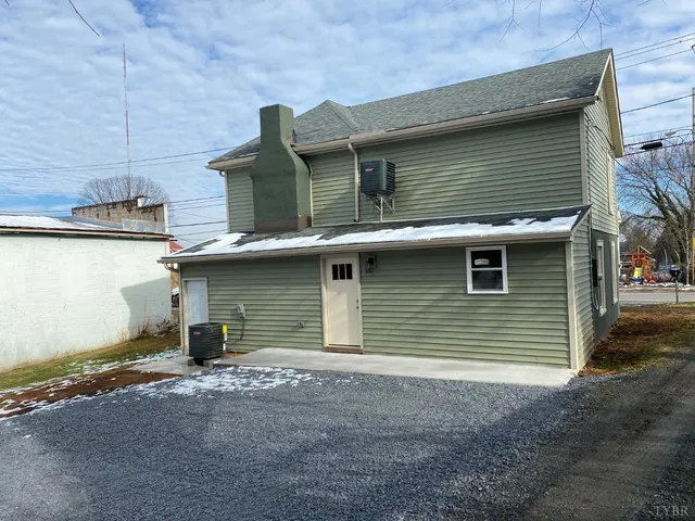 $296,500 | 204 Rogers Drive, Madison Heights, VA 24572