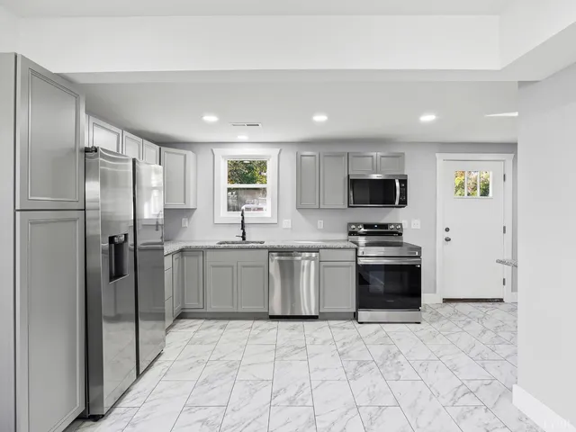 $296,500 | 204 Rogers Drive, Madison Heights, VA 24572