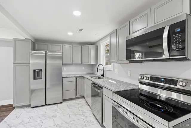 $296,500 | 204 Rogers Drive, Madison Heights, VA 24572