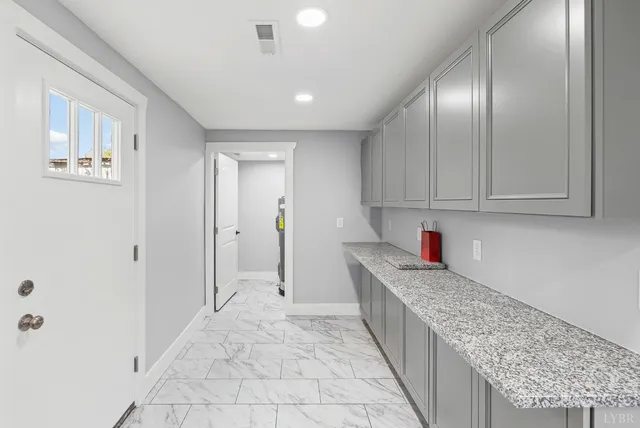 $296,500 | 204 Rogers Drive, Madison Heights, VA 24572