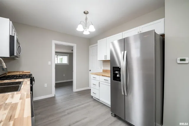 $198,000 | 15045 North River Beach Drive, Chillicothe, IL 61523