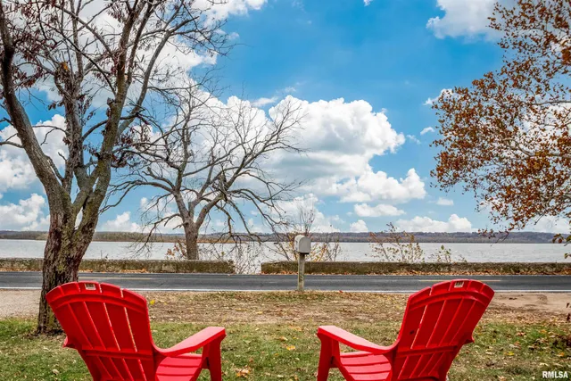 $198,000 | 15045 North River Beach Drive, Chillicothe, IL 61523