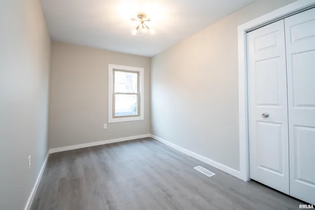 $198,000 | 15045 North River Beach Drive, Chillicothe, IL 61523