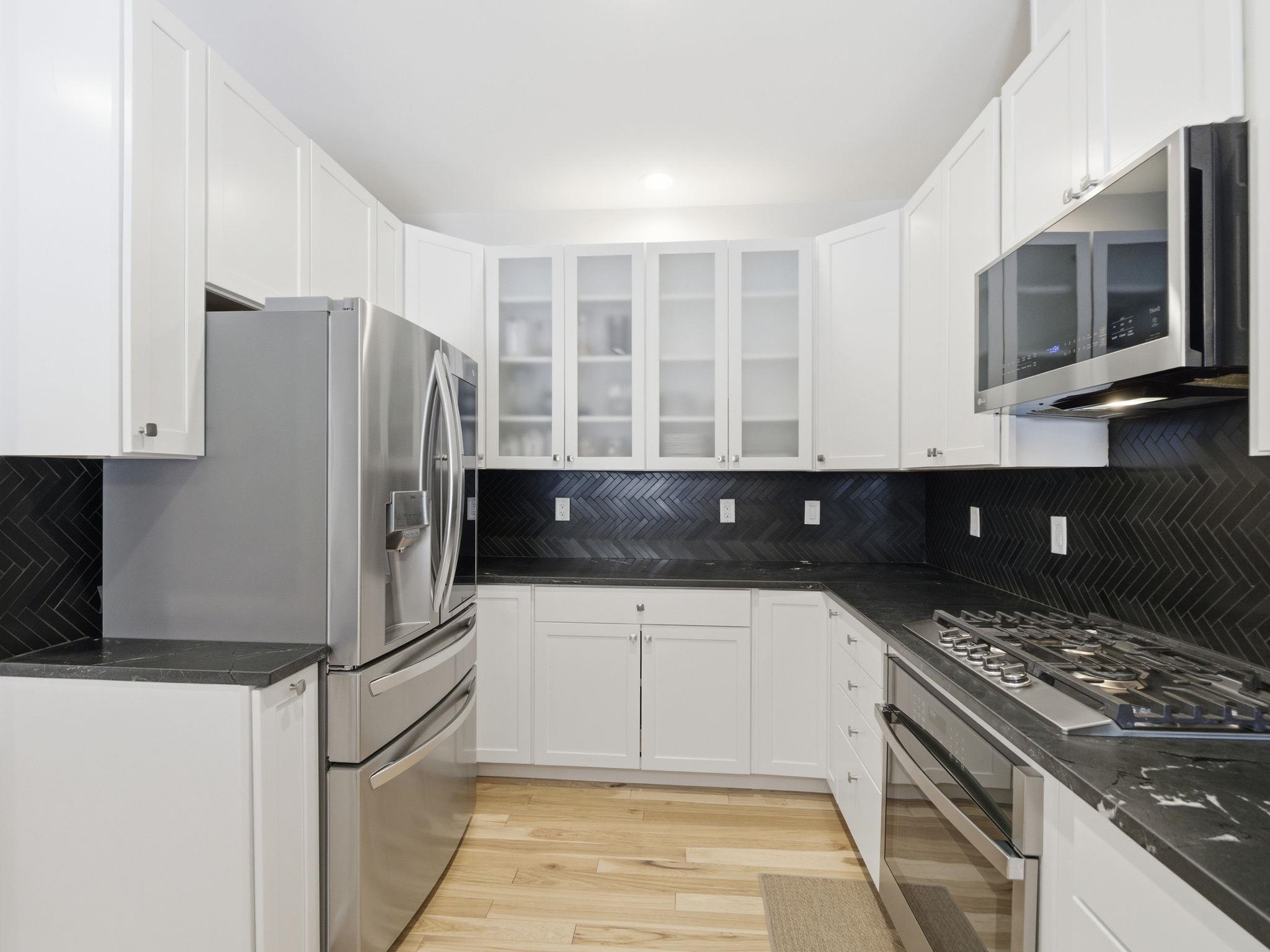 4 Wilshire Lane, Unit 4 Pelham, NH 03076 - Photo 3 of 39