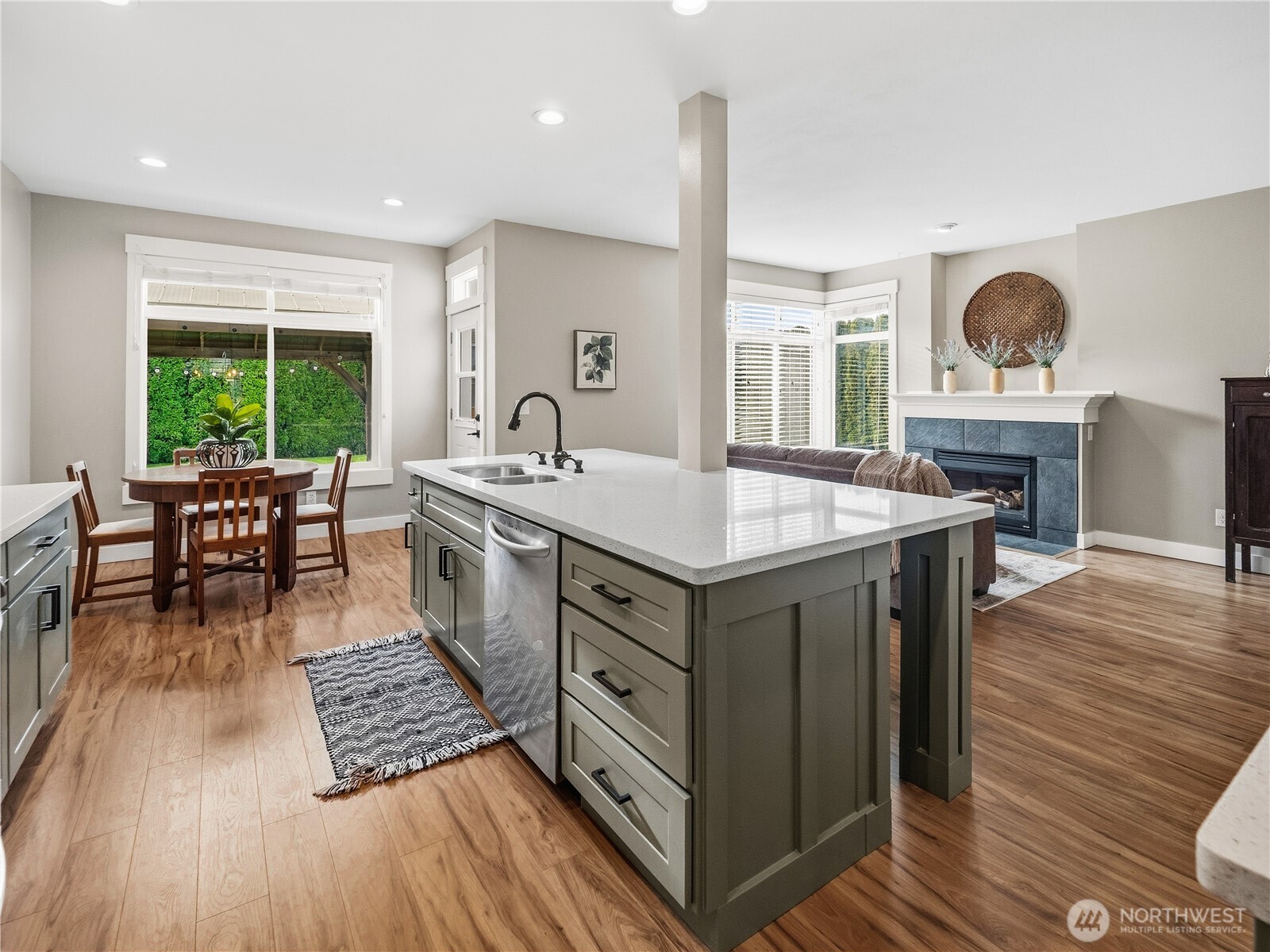 3384 Larsen Avenue Enumclaw, WA 98022 - Photo 7 of 40