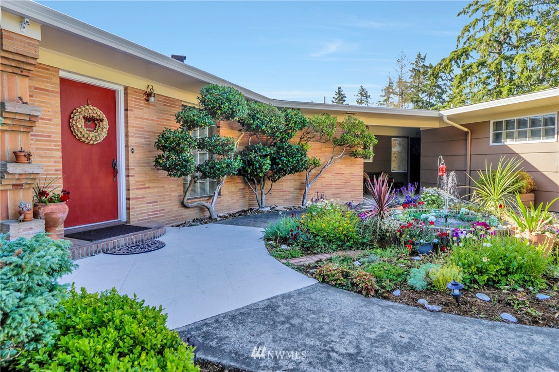7047 Cooper Point Road Northwest Olympia, WA 98502 - Photo 1 of 40 Gallery Image 1