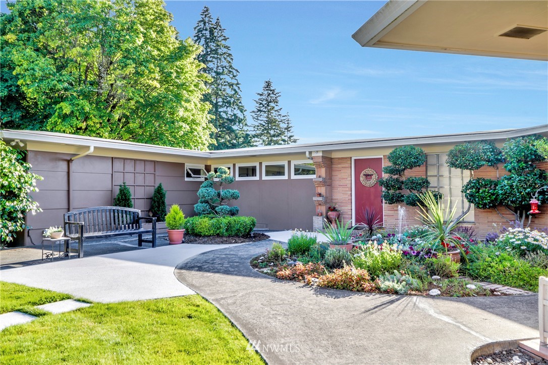 7047 Cooper Point Road Northwest Olympia, WA 98502 - Photo 2 of 40 Gallery Image 2