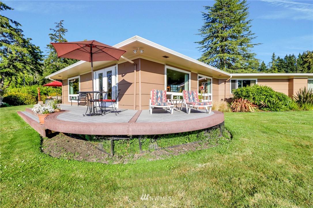 7047 Cooper Point Road Northwest Olympia, WA 98502 - Photo 11 of 40 Gallery Image 11