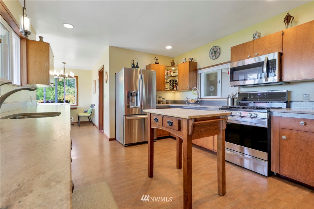 7047 Cooper Point Road Northwest Olympia, WA 98502 - Photo 31 of 40 Gallery Image 31