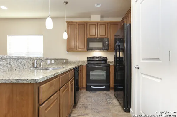 $1,600 | 223 Circle Court, Unit 223, Pleasanton, TX 78064