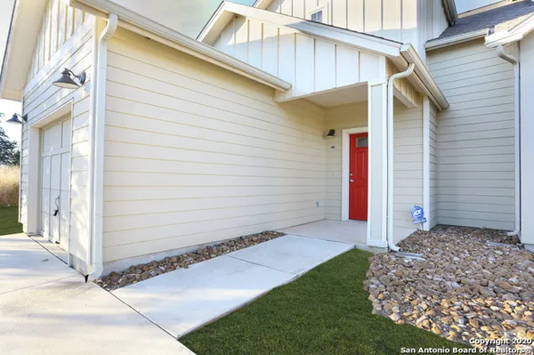 $1,600 | 223 Circle Court, Unit 223, Pleasanton, TX 78064