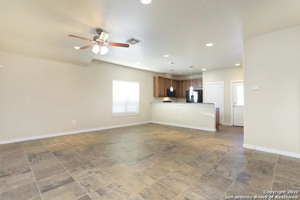 $1,600 | 223 Circle Court, Unit 223, Pleasanton, TX 78064