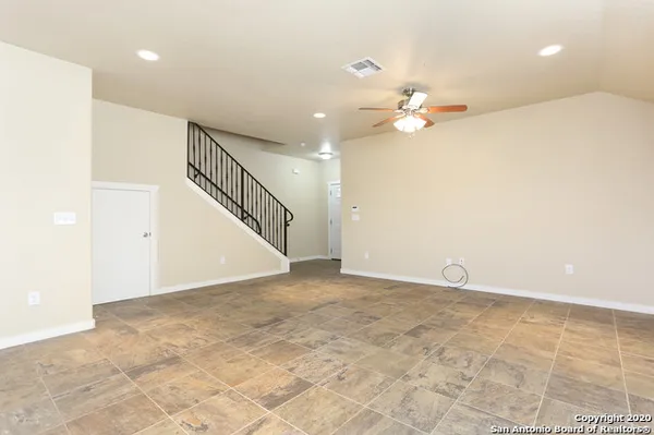 $1,600 | 223 Circle Court, Unit 223, Pleasanton, TX 78064