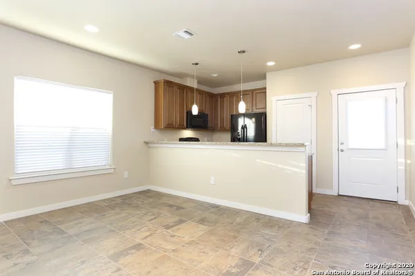 $1,600 | 223 Circle Court, Unit 223, Pleasanton, TX 78064