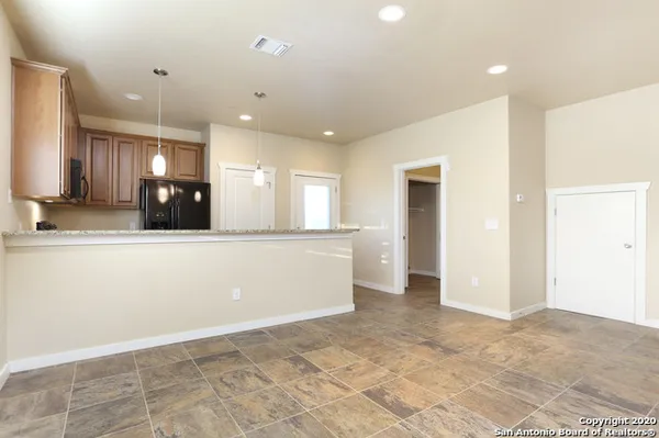 $1,600 | 223 Circle Court, Unit 223, Pleasanton, TX 78064