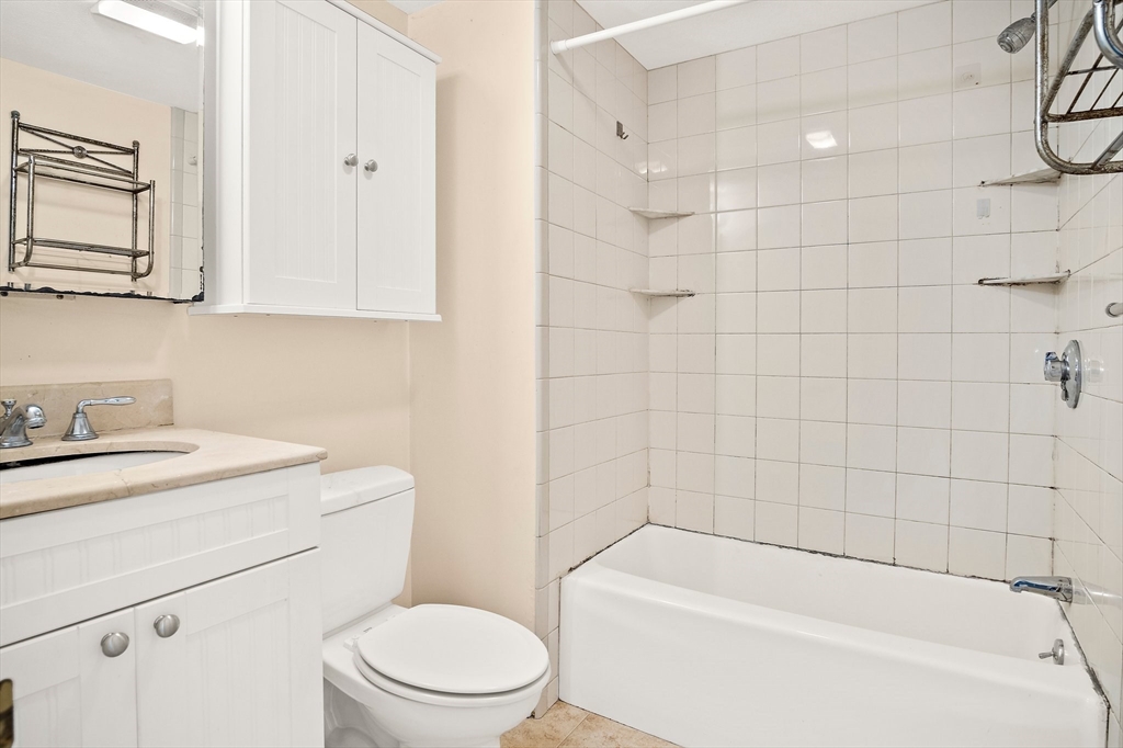 33 Jacobs Street Peabody, MA 01960 - Photo 12 of 29