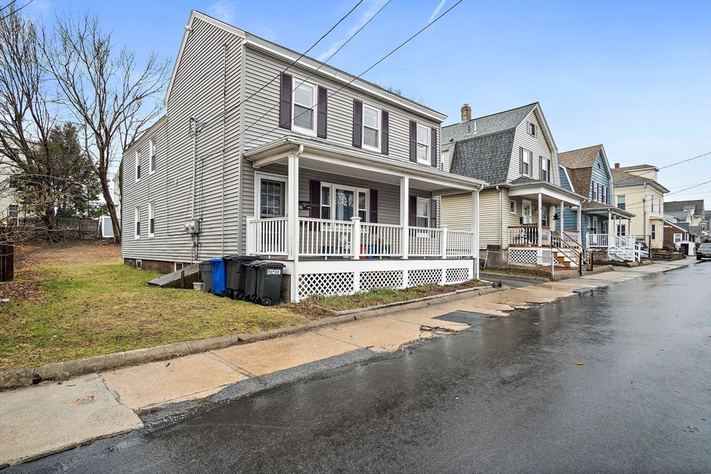 33 Jacobs Street Peabody, MA 01960 - Photo 2 of 29