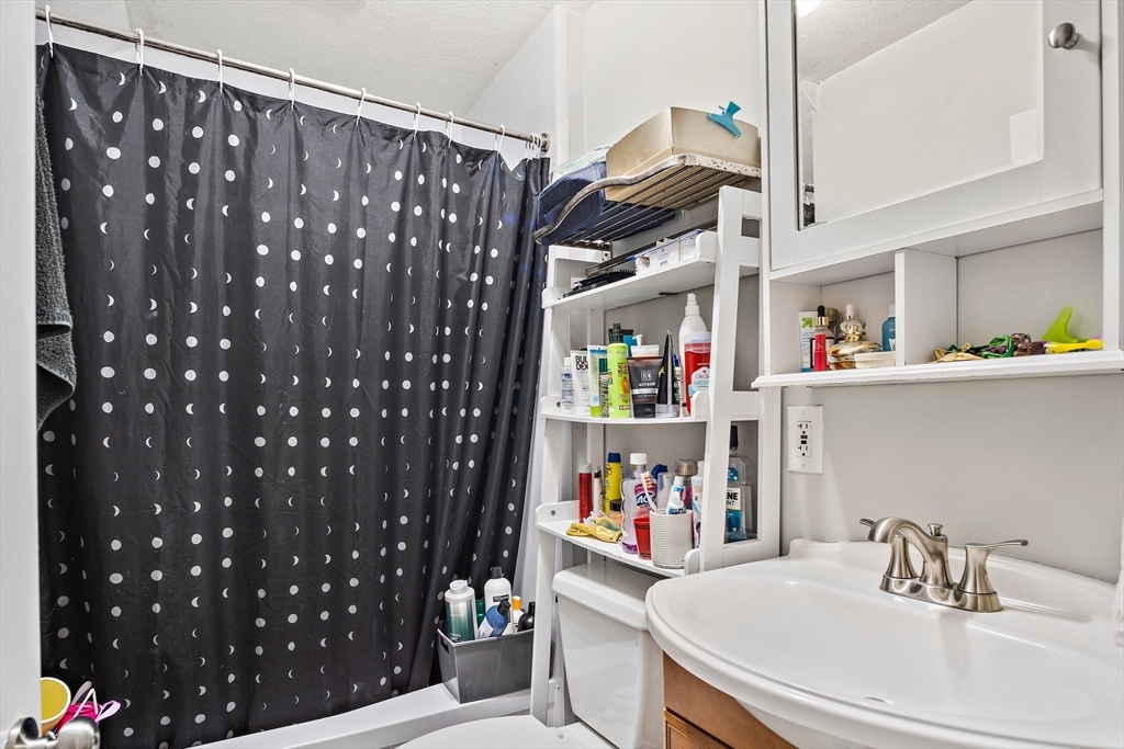 33 Jacobs Street Peabody, MA 01960 - Photo 22 of 29