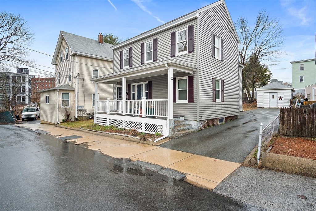 33 Jacobs Street Peabody, MA 01960 - Photo 3 of 29